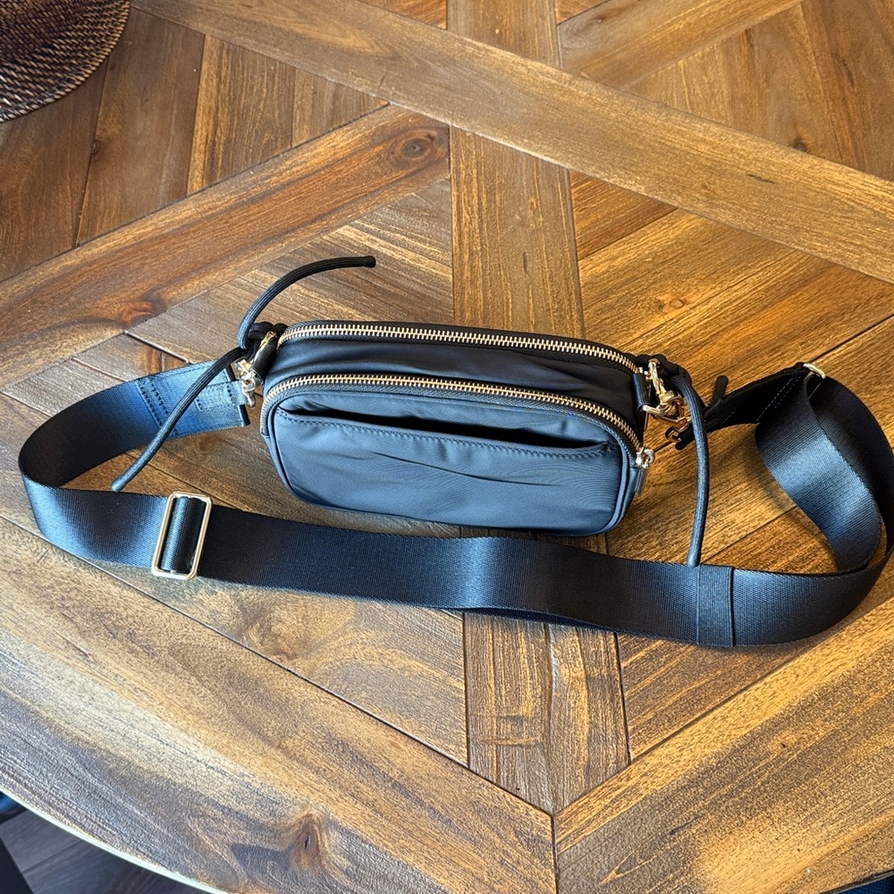 lululemon athletica Black Crossbody Bag with Gold Accents - Picture 2 of 4